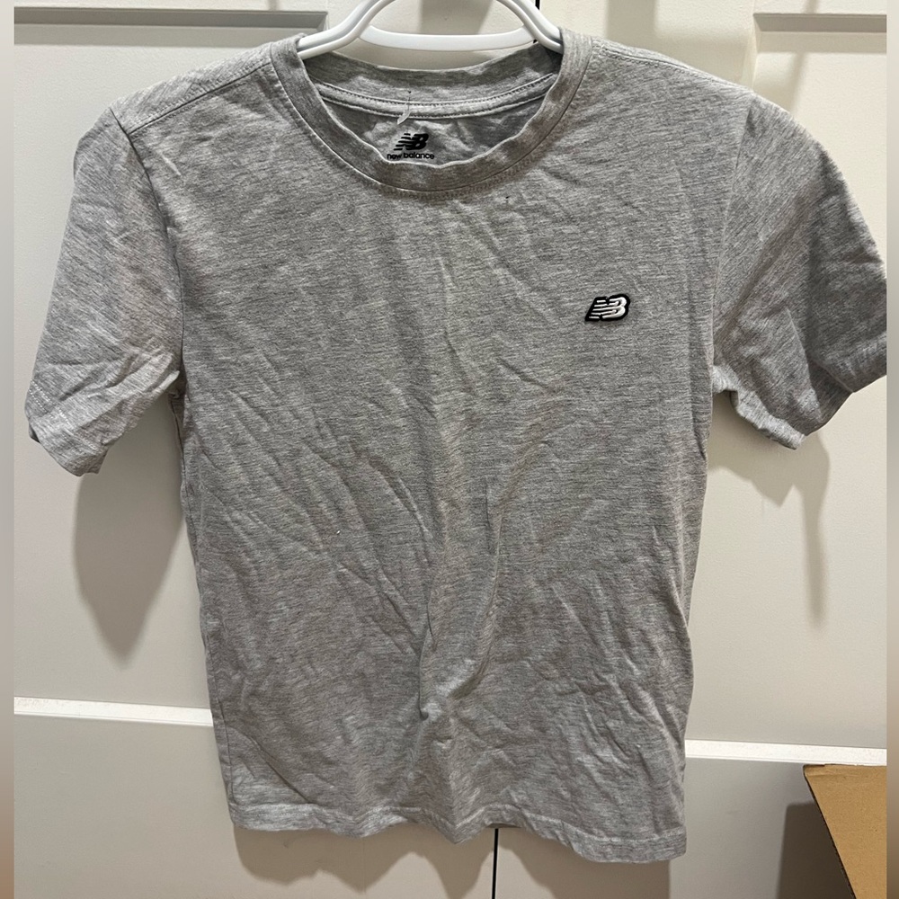 New balance Kids shirt Size L
